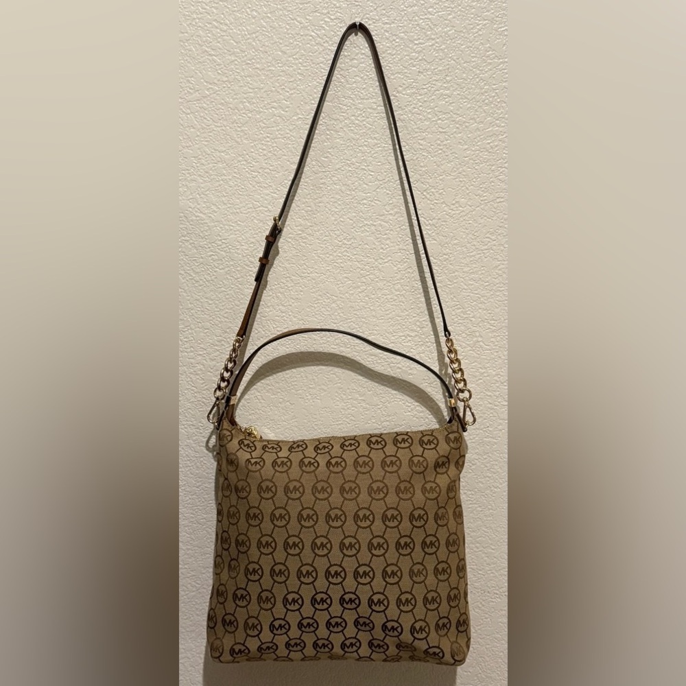 MICHAEL Michael Kors Bedford Top Zip Shoulder Bag - Picture 2 of 10